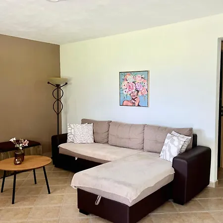 Little Garden House * Krinitsa