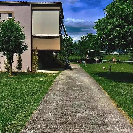 Apartment Little Garden House Krinitsa