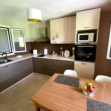 Little Garden House * Krinitsa